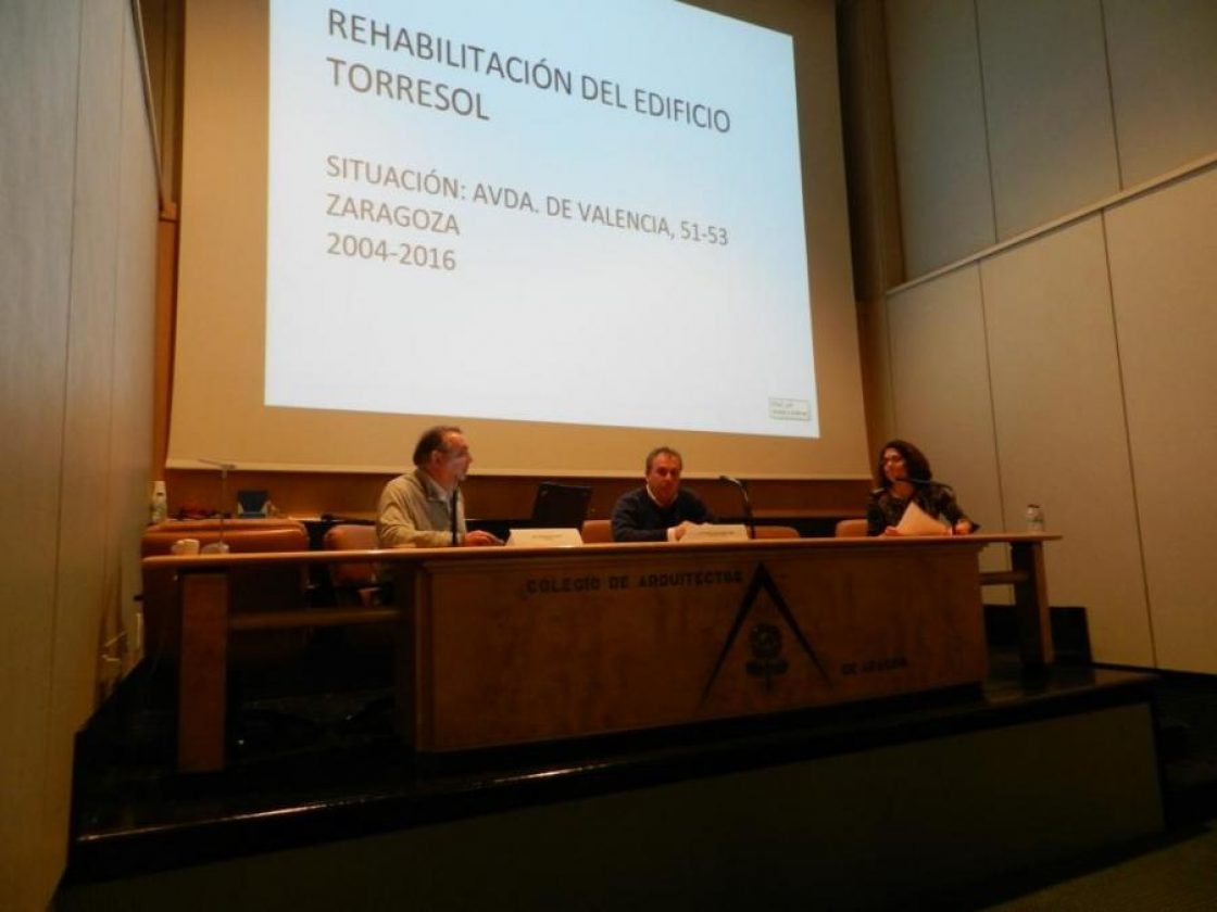 Conferencia de Juan Carlos Lorente en el Colegio de Arquitectos de Aragon, sobre Rehabilitacion y Eficiencia Energetica
