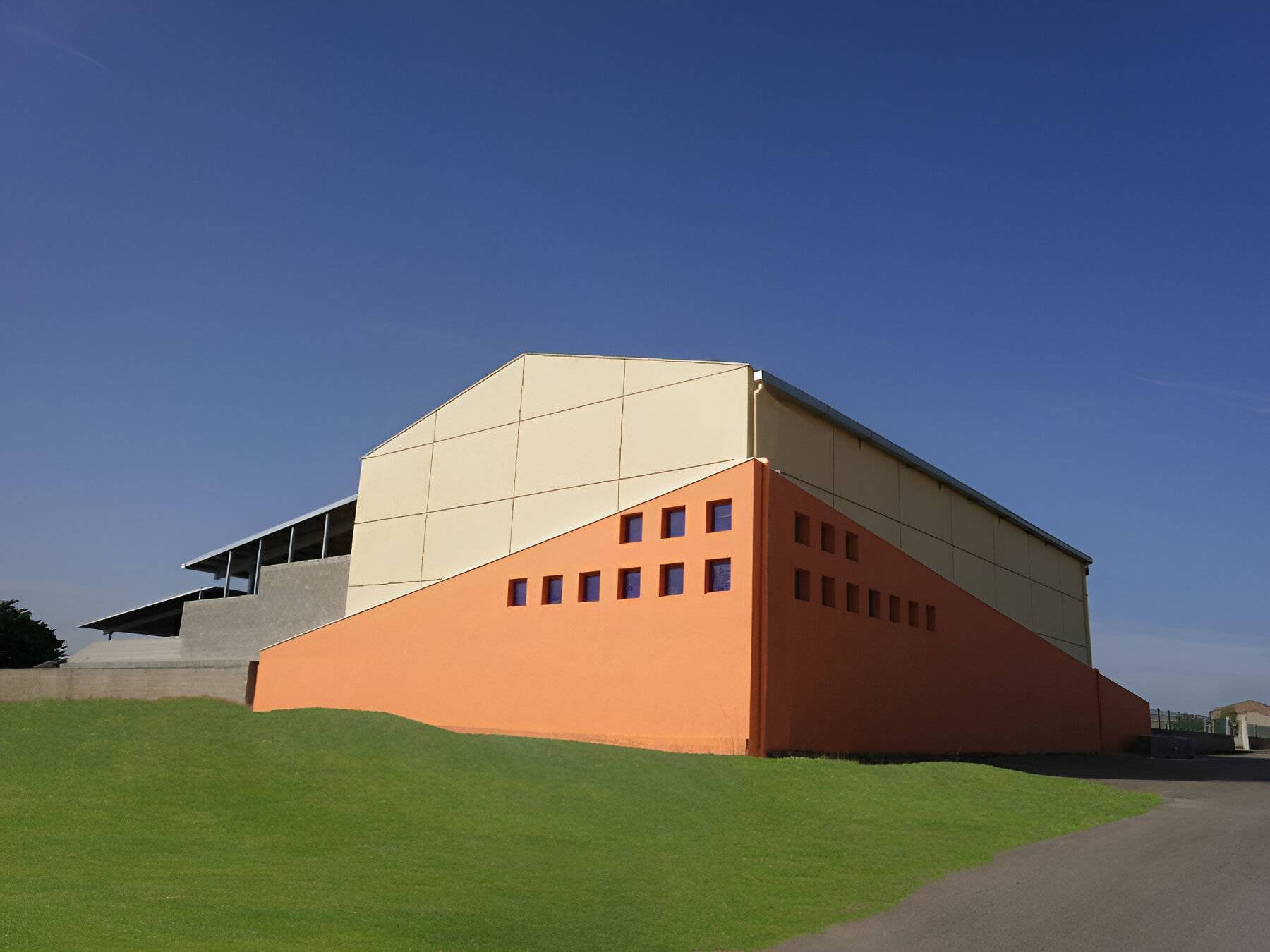 Instalaciones Deportivas de Mainar 7